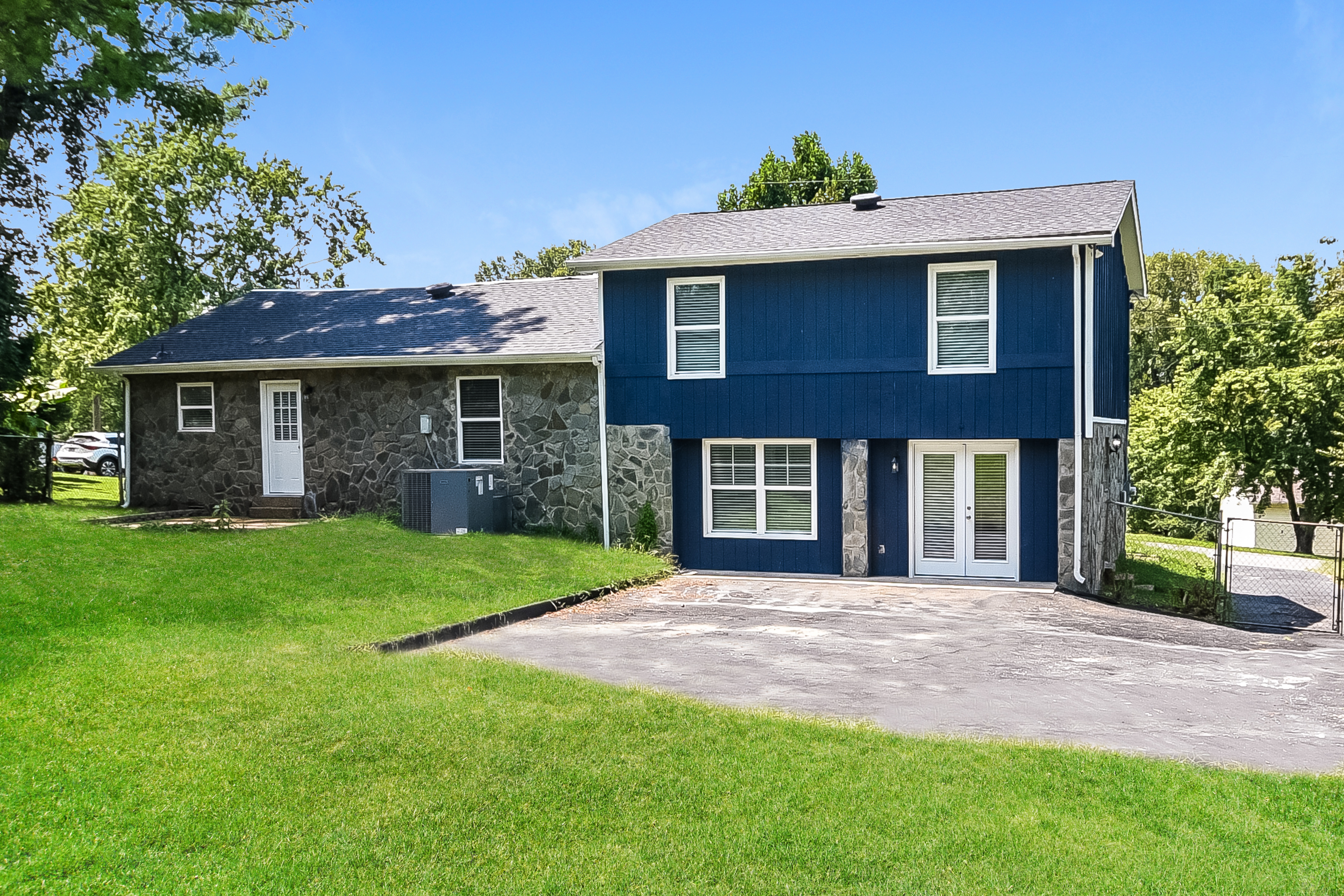 912 DENISE DR OLD HICKORY, TN 37138